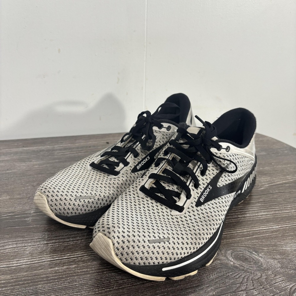Brooks Adrenaline GTS 22 Shoes Womens Size 11.5 Gray Mesh Sneaker Low Top